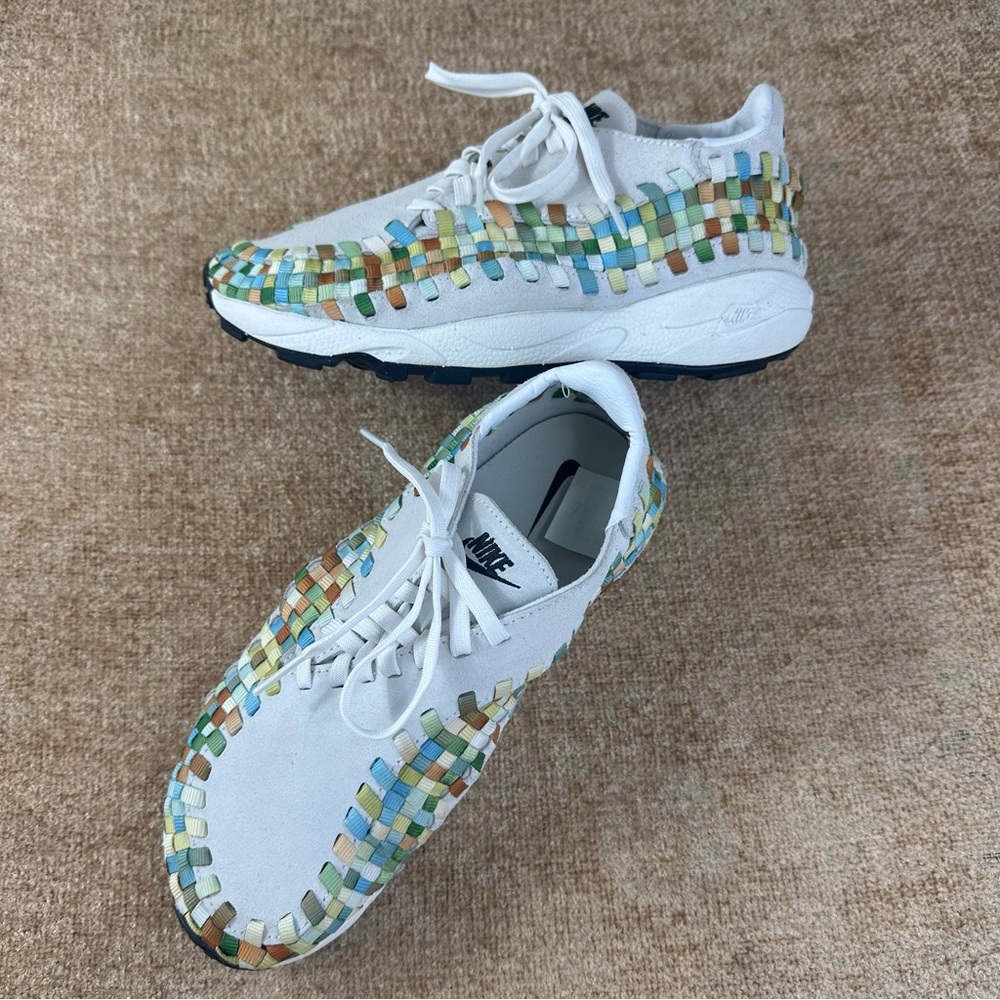 Nike Air Footscape Woven Asymmetrical Summit/Rainbow Sneakers Women’s Size 6.5